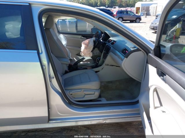 2015 VOLKSWAGEN PASSAT 1VWAS7A31FC083006 Photo 4