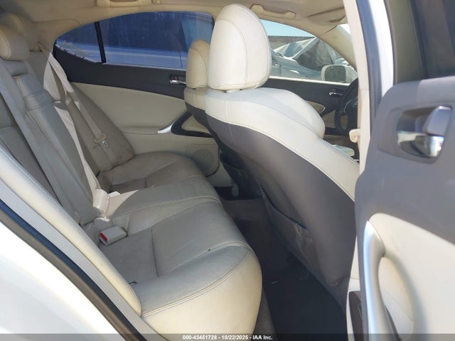 2011 LEXUS IS 350 JTHBE5C29B5026072 Photo 7