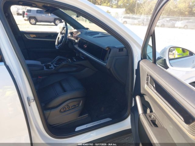 2024 PORSCHE CAYENNE WP1AA2AY4RDA14053 Photo 4