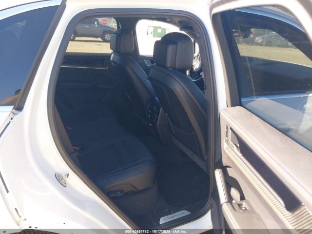 2024 PORSCHE CAYENNE WP1AA2AY4RDA14053 Photo 7