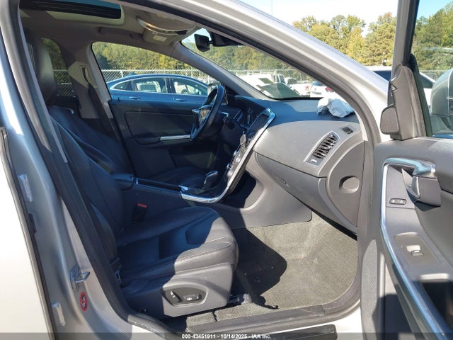 2016 VOLVO XC60 YV440MDK5G2907777 Photo 4