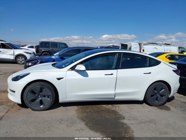 5YJ3E1EA1MF093382 Tesla Model 3 Standard Range Plus Rear-wheel Drive