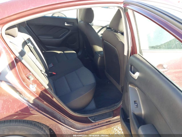 3KPFK4A76JE221988 KIA FORTE LX