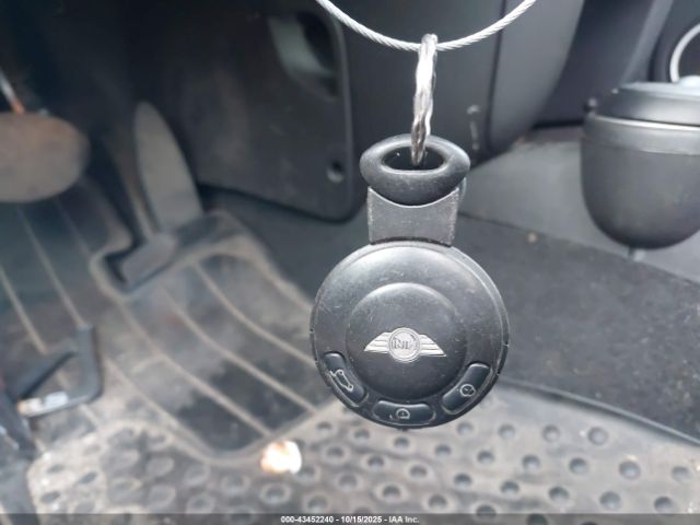 2007 MINI COOPER WMWMF335X7TL77952 Photo 10