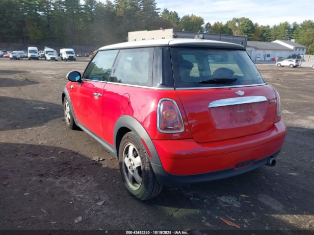 2007 MINI COOPER WMWMF335X7TL77952 Photo 2