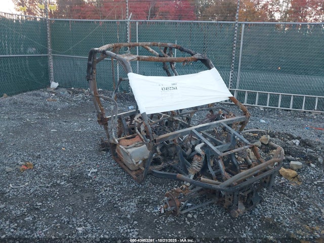 43452261 :رقم المزاد ، 3JBKKPP18EJ000685 vin ، 2014 Can-am Commander 1000 Xt مزاد بيع