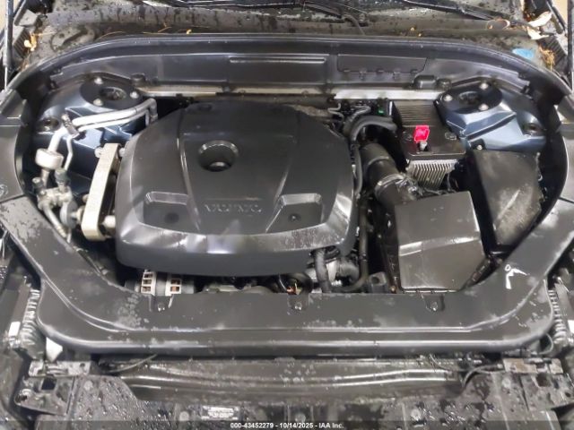 2020 VOLVO XC60 YV4102RK7L1489089 Photo 9