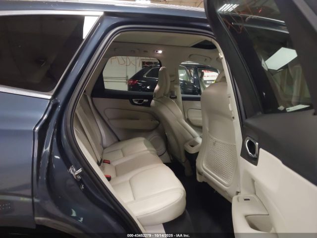 2020 VOLVO XC60 YV4102RK7L1489089 Photo 7