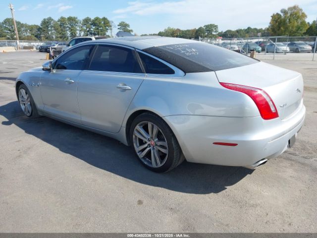 2012 JAGUAR XJ SAJWA2GB9CLV28618 Photo 2