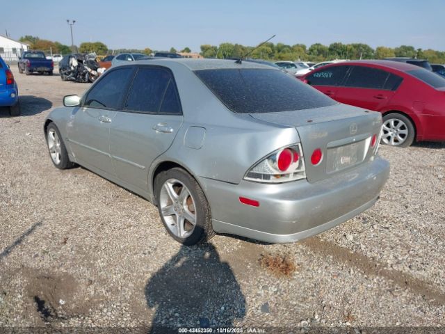 2004 LEXUS IS 300 JTHBD192940081916 Photo 2
