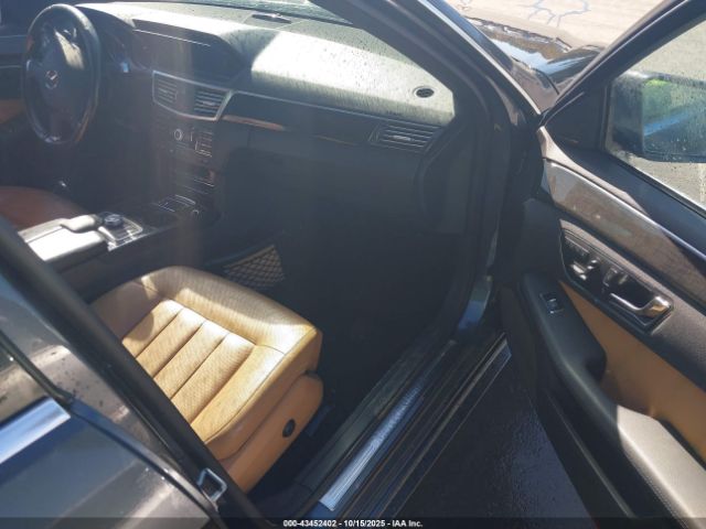 2010 MERCEDES-BENZ E 550 WDDHF7CBXAA025660 Photo 4