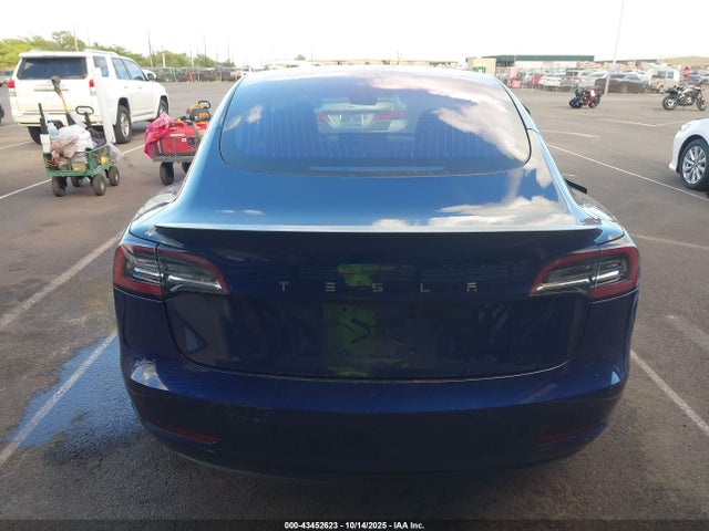 Tesla Model 3 Long Range/mid Range 2018 5YJ3E1EA1JF004308 Image 16