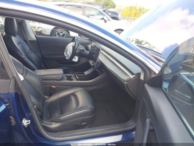 Tesla Model 3 Long Range/mid Range 2018 5YJ3E1EA1JF004308 Image 5