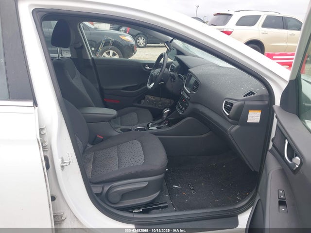 KMHC75LC9HU028536 Hyundai Ioniq Hybrid Sel