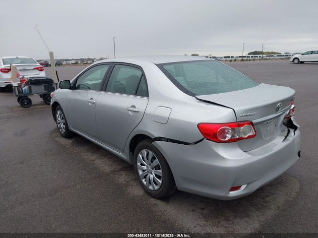 2013 TOYOTA COROLLA 2T1BU4EE8DC010666 Photo 2