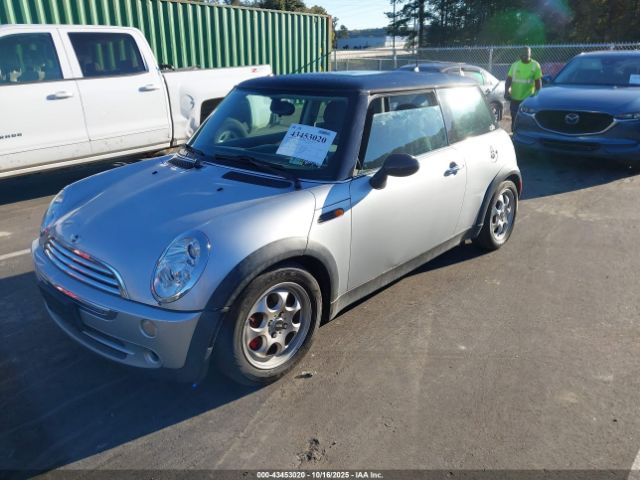 2005 MINI COOPER WMWRC33425TJ66070 Photo 1