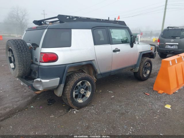 2007 TOYOTA FJ CRUISER JTEBU11F470012826 Photo 3