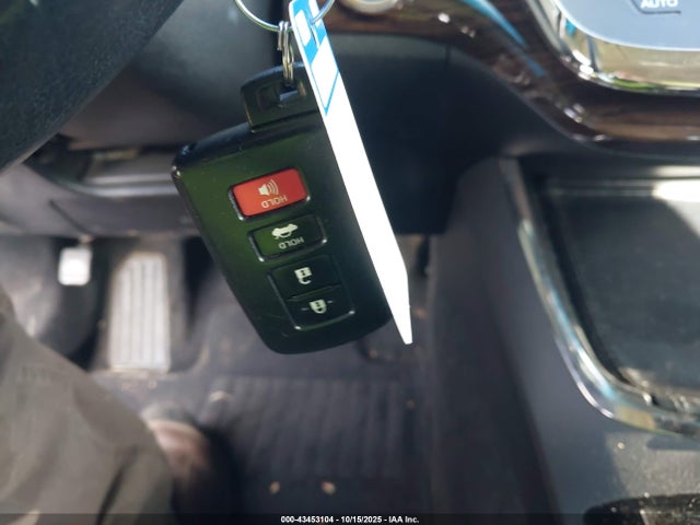 43453104 :رقم المزاد ، 4T1BK1EB4DU069318 vin ، 2013 Toyota Avalon Xle مزاد بيع