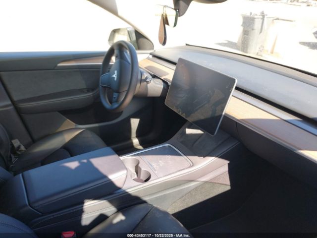 2024 TESLA MODEL Y 7SAYGDEE6RF086930 Photo 4