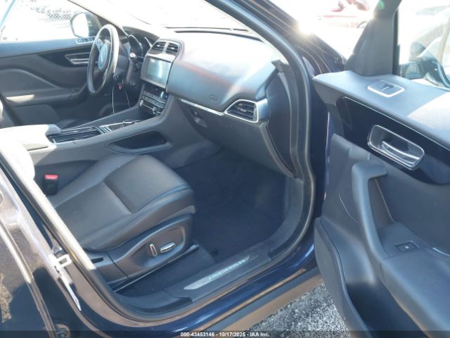 2019 JAGUAR F-PACE SADCJ2FX0KA610539 Photo 4