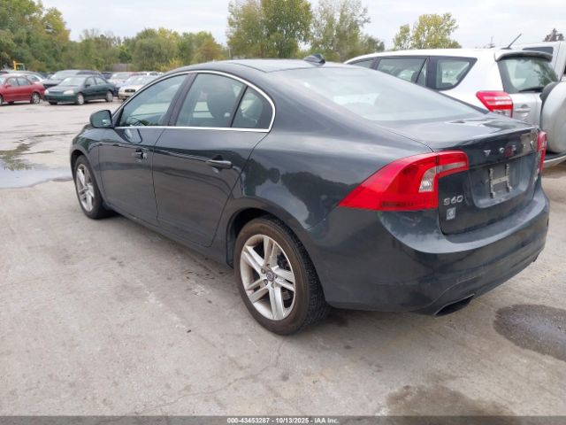 2015 VOLVO S60 YV1612TBXF1309990 Photo 2
