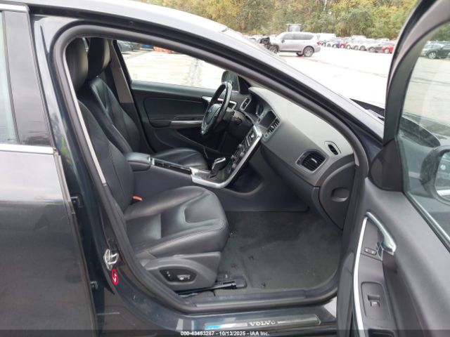 2015 VOLVO S60 YV1612TBXF1309990 Photo 4