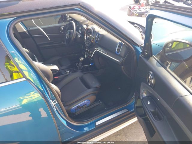 2018 MINI COUNTRYMAN WMZYT3C31J3E00170 Photo 4