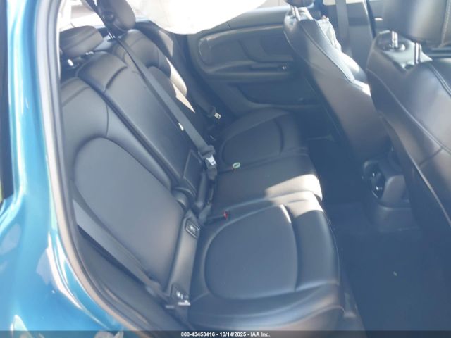 2018 MINI COUNTRYMAN WMZYT3C31J3E00170 Photo 7