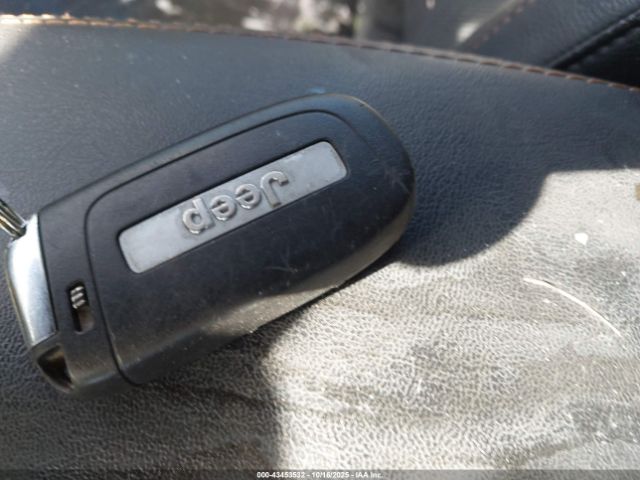 2019 JEEP COMPASS 3C4NJDCB4KT656506 Photo 10