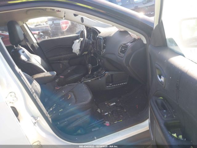 2019 JEEP COMPASS 3C4NJDCB4KT656506 Photo 4