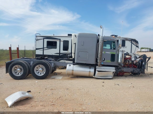 2015 Peterbilt 389 მანქანა იყიდება აუქციონზე, vin: 1XPXD49XXFD267141, აუქციონის ნომერი: 43453560
