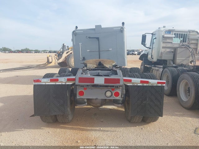 2015 Peterbilt 389 მანქანა იყიდება აუქციონზე, vin: 1XPXD49XXFD267141, აუქციონის ნომერი: 43453560