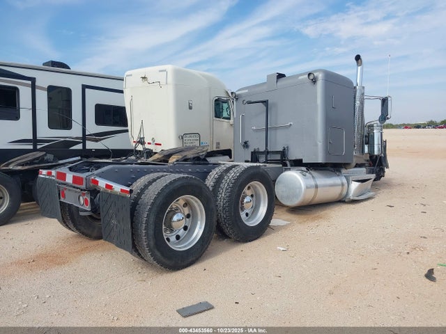 2015 Peterbilt 389 მანქანა იყიდება აუქციონზე, vin: 1XPXD49XXFD267141, აუქციონის ნომერი: 43453560