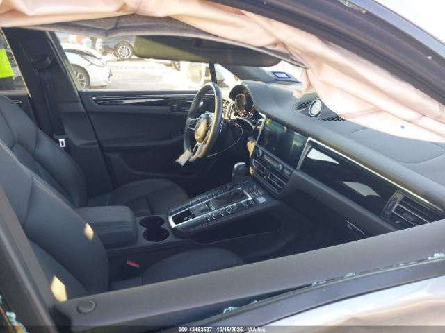 2021 PORSCHE MACAN WP1AA2A59MLB07350 Photo 4