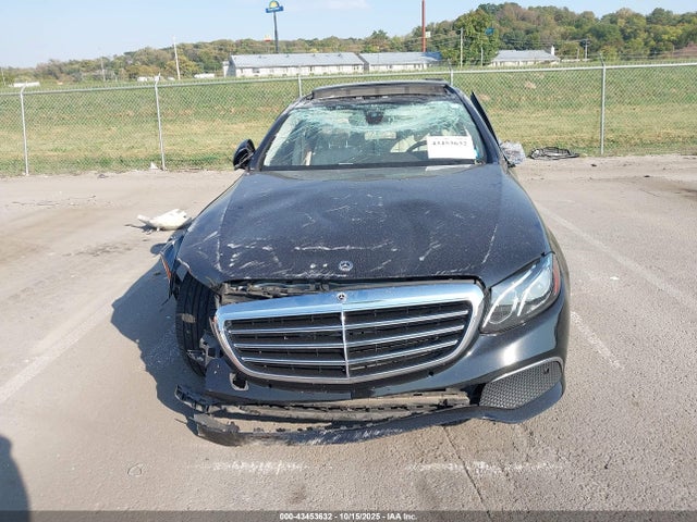 2018 Mercedes-benz E 300 4matic მანქანა იყიდება აუქციონზე, vin: WDDZF4KB6JA359009, აუქციონის ნომერი: 43453632