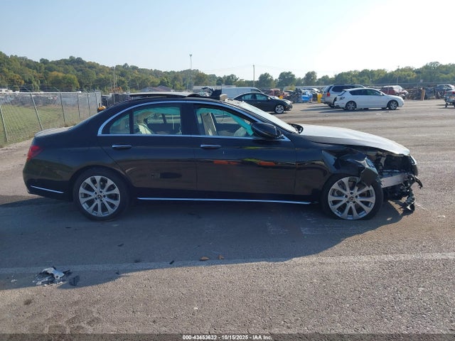 2018 Mercedes-benz E 300 4matic მანქანა იყიდება აუქციონზე, vin: WDDZF4KB6JA359009, აუქციონის ნომერი: 43453632