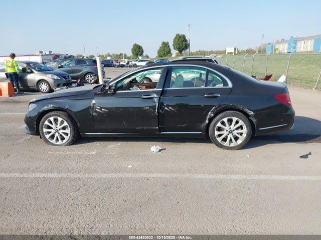 2018 Mercedes-benz E 300 4matic მანქანა იყიდება აუქციონზე, vin: WDDZF4KB6JA359009, აუქციონის ნომერი: 43453632