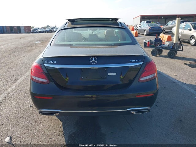 2018 Mercedes-benz E 300 4matic მანქანა იყიდება აუქციონზე, vin: WDDZF4KB6JA359009, აუქციონის ნომერი: 43453632