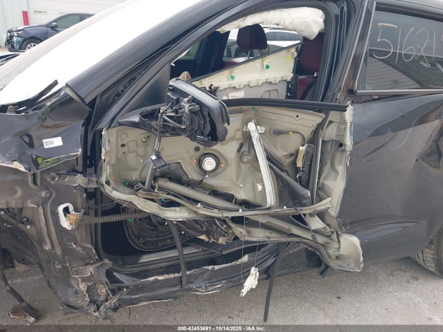 2019 ACURA RDX 5J8TC1H61KL010056 Photo 5