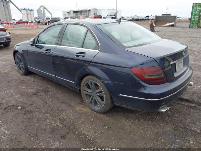 2012 MERCEDES-BENZ C 300 WDDGF8BB5CA656144 Photo 2