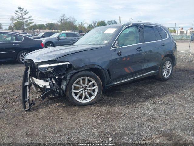 2021 BMW X5 5UXCR6C07M9E38101 Photo 1