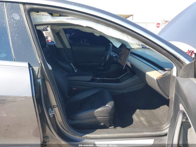 2018 TESLA MODEL 3 5YJ3E1EB9JF065902 Photo 4