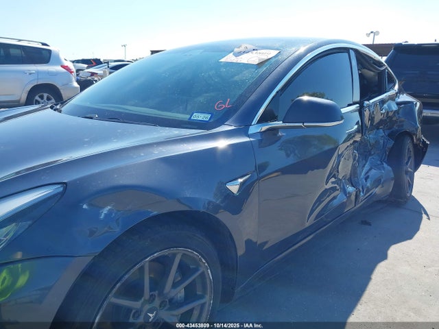 2018 TESLA MODEL 3 5YJ3E1EB9JF065902 Photo 5