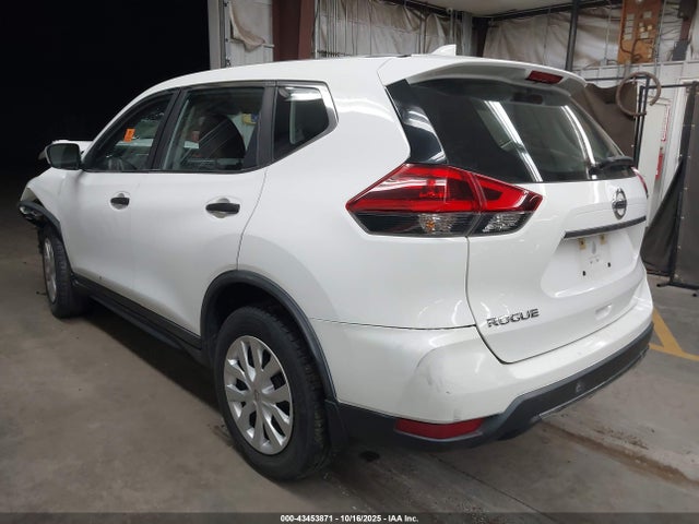 Nissan ROGUE S 2018 KNMAT2MT2JP576600 Image 3