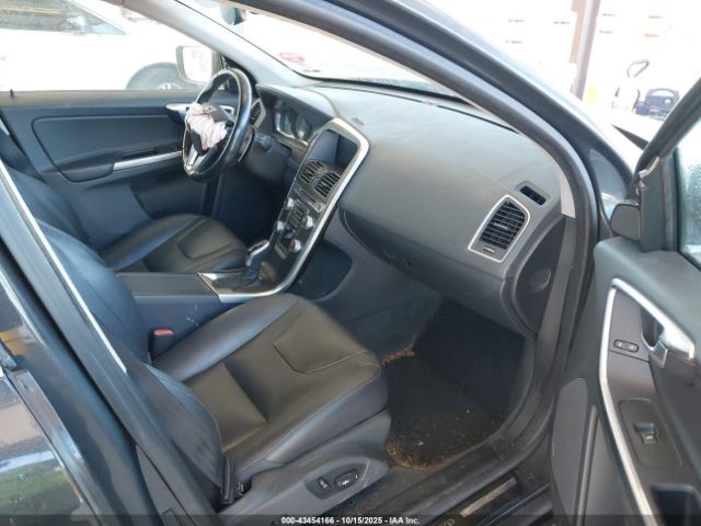 2015 VOLVO XC60 YV4902RK5F2720055 Photo 4
