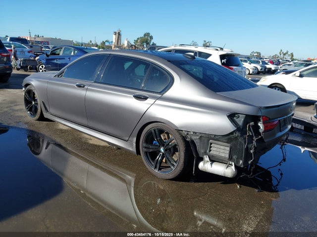 2017 BMW 750I WBA7F0C30HGM22255 Photo 2