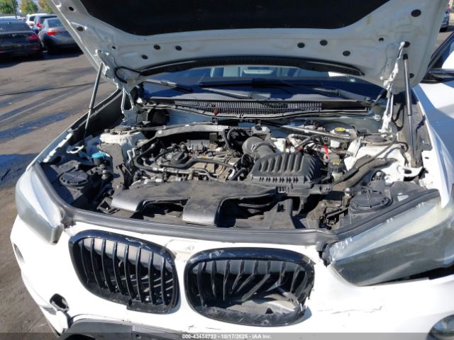 2017 BMW X1 WBXHU7C36H5H37696 Photo 9