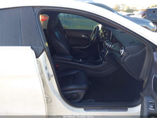 2015 MERCEDES-BENZ CLA 250 WDDSJ4EB7FN280430 Photo 4