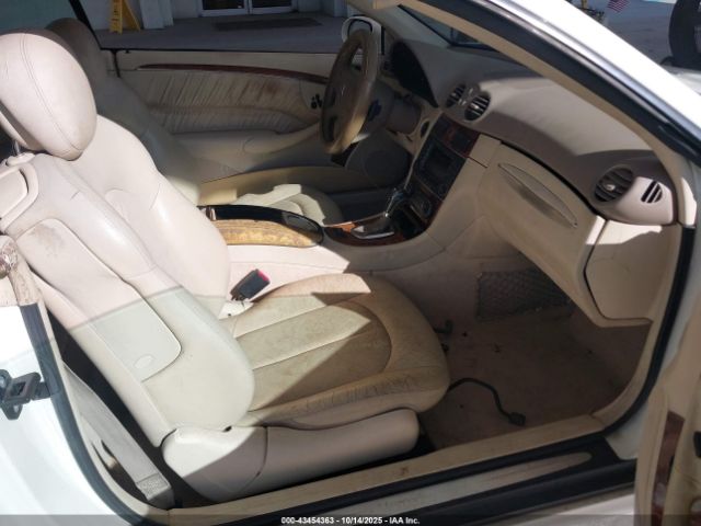 2009 MERCEDES-BENZ CLK 550 WDBTK72F09T103656 Photo 4