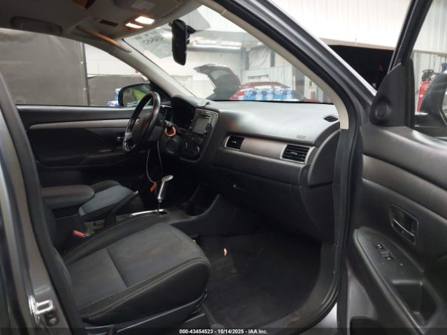 2016 MITSUBISHI OUTLANDER JA4AD3A35GZ000501 Photo 4